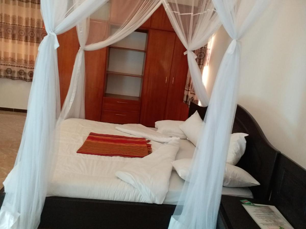 Acactus Hotel Kampala Zewnętrze zdjęcie